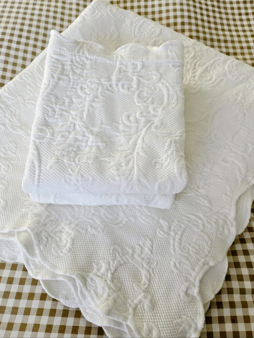 SFERRA 100% Cotton White Alice Coverlet + 2 Euro Shams With Scalloped Edges